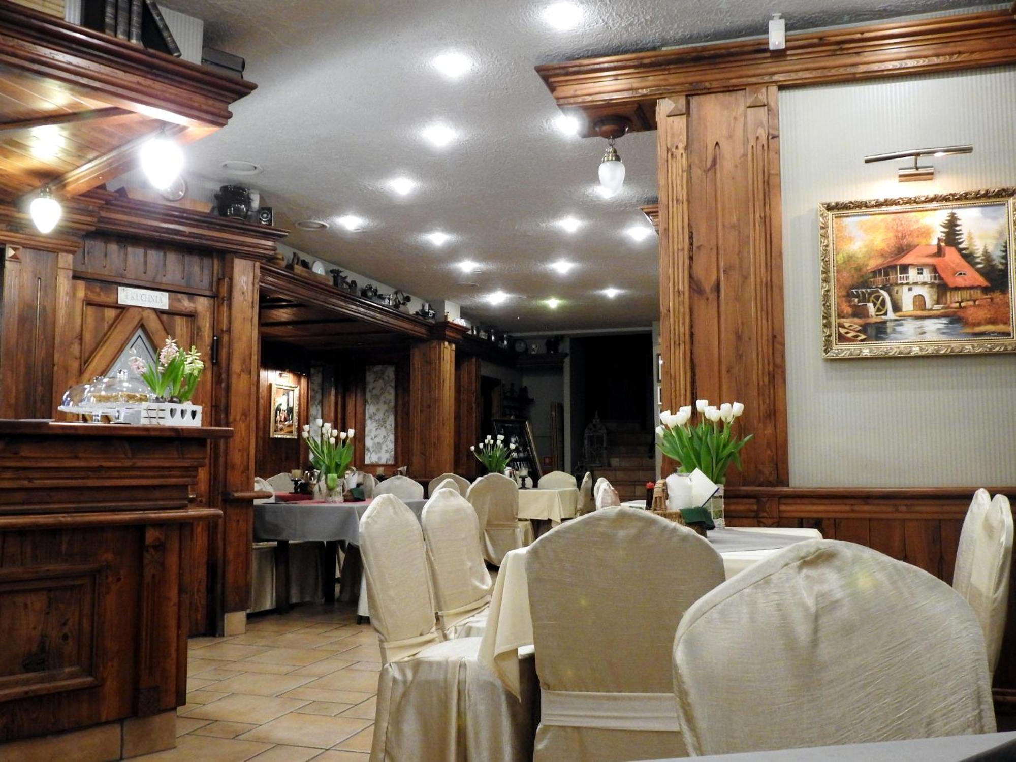 Noclegi I Restauracja Zodiak Szalsza Extérieur photo