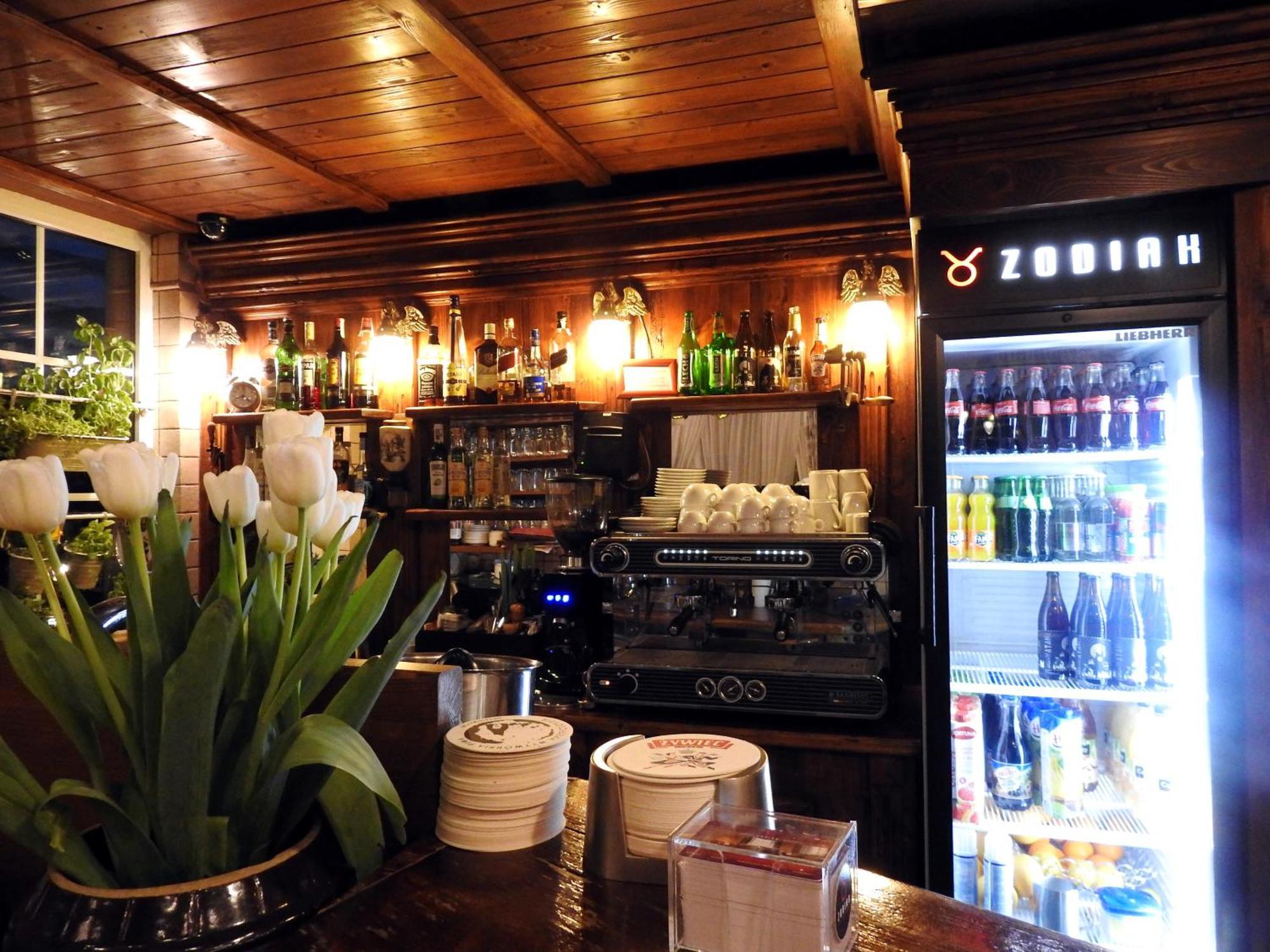 Noclegi I Restauracja Zodiak Szalsza Extérieur photo