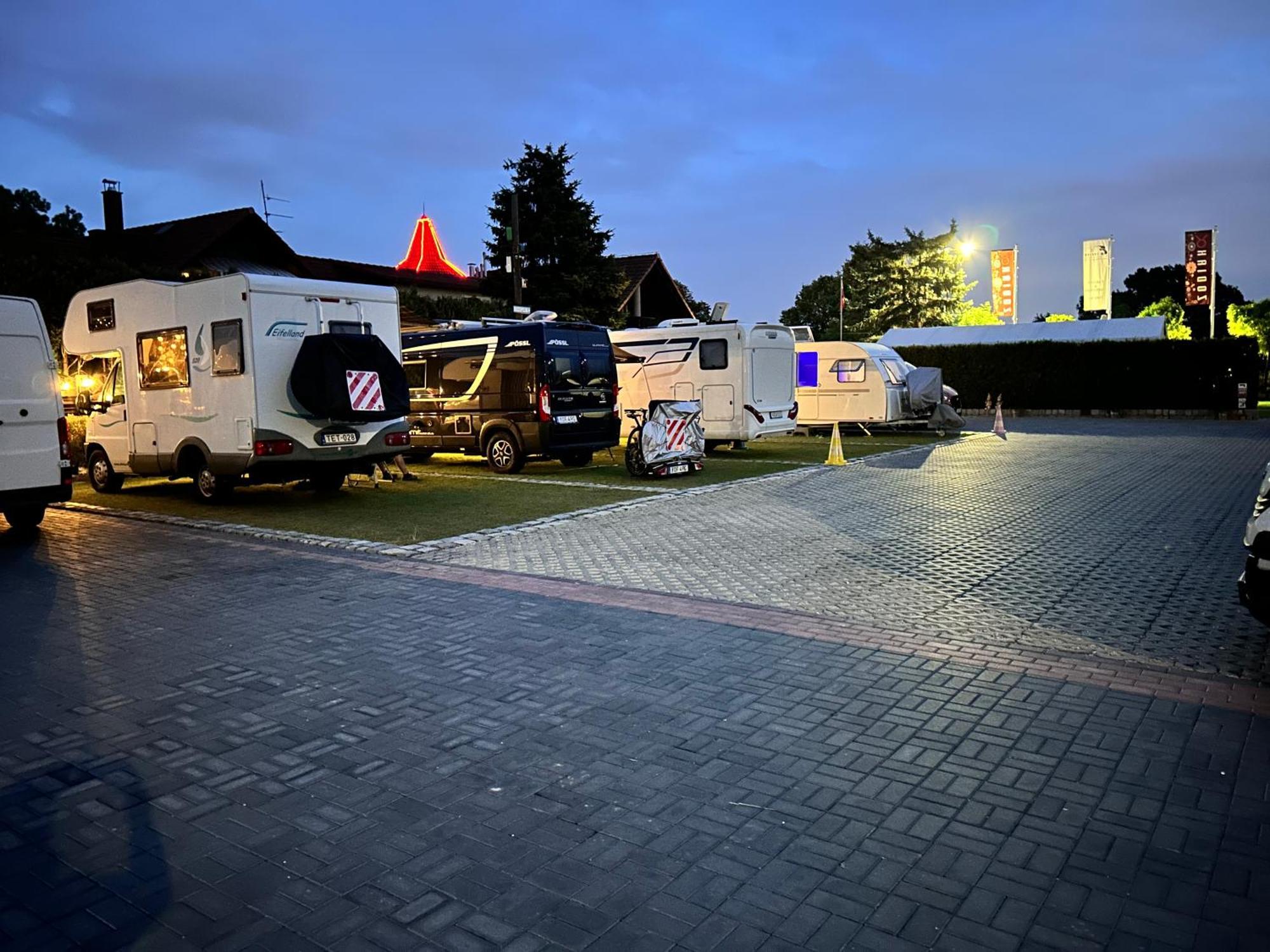 Noclegi I Restauracja Zodiak Szalsza Extérieur photo